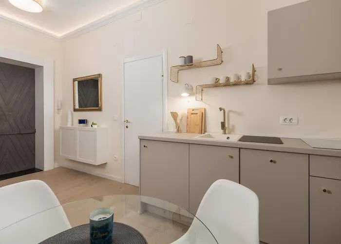 Pearl Apartment